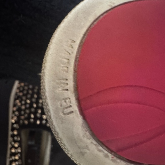 Christian Louboutin Studded Red and Cream Sole - Picture 6 of 6